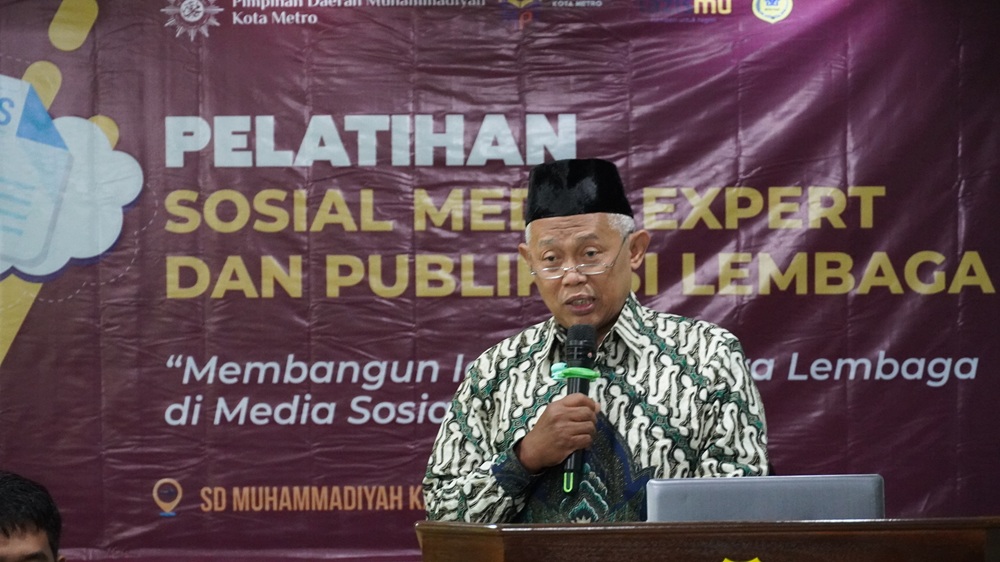 Agus Sujarwanta, Di Depan Peserta Pada Pelatihan Sosmed Perpesan, Jaga Etika - MuhammadiyahNews.com Agus Sujarwanta, Di Depan Peserta Pada Pelatihan Sosmed Perpesan, Jaga Etika - MuhammadiyahNews.com